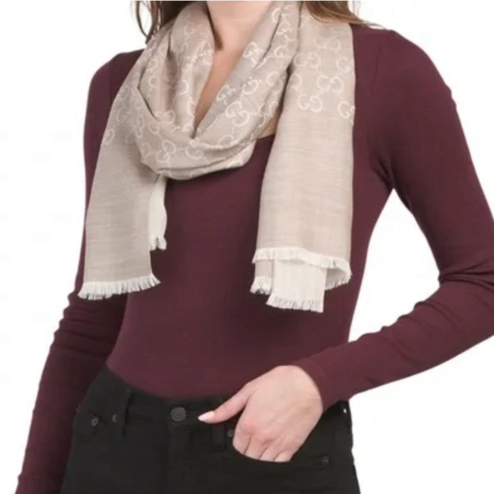 Gucci scarf